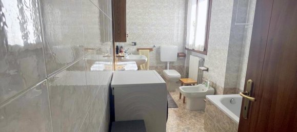 5-Zimmer Villa in Rubano, Italy, Nr. 25811 10