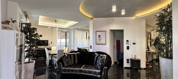 6 rooms Penthouse in Porto San Giorgio, Italy No. 23319 11