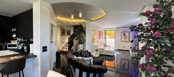 6 rooms Penthouse in Porto San Giorgio, Italy No. 23319 23