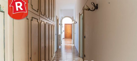 Квартира с 10 комнатами в Лечче, Италия № 137954 23