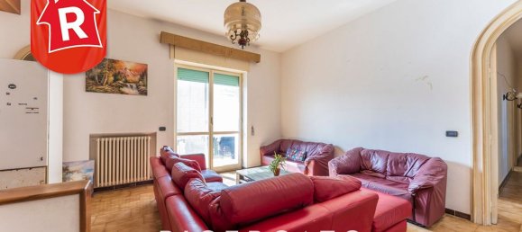 Квартира с 10 комнатами в Лечче, Италия № 137954 10