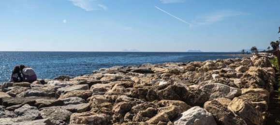 Apartamento de 2 dormitorios en Marbella, Spain No. 94000 12