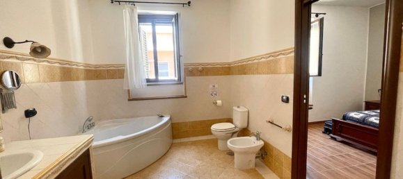 Дом с 12 комнатами в Сиракузы, Италия № 248030 22