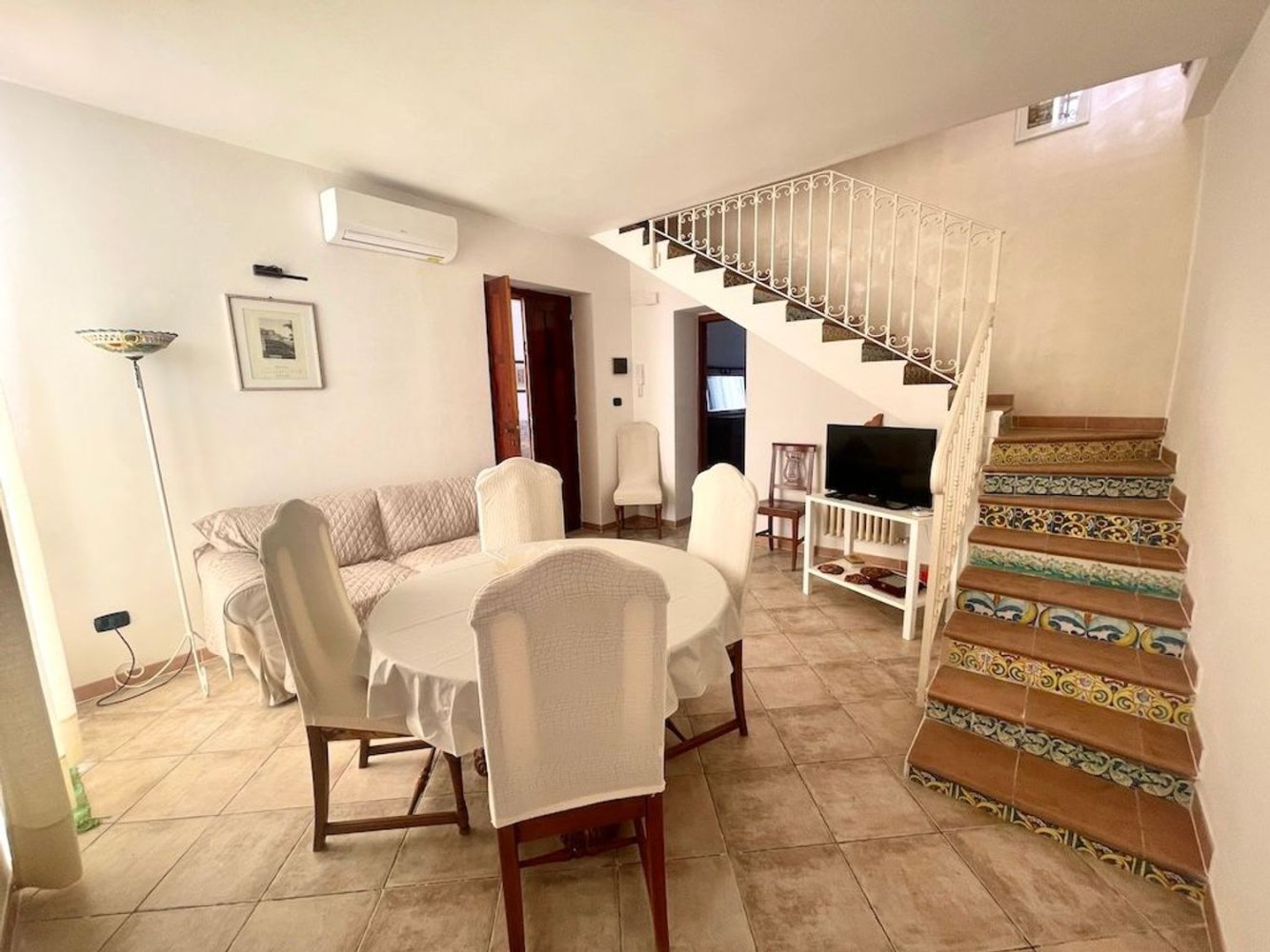 Дом с 12 комнатами в Сиракузы, Италия № 248030