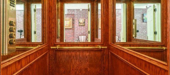 6 bedrooms House in Toronto, Canada No. 64 10