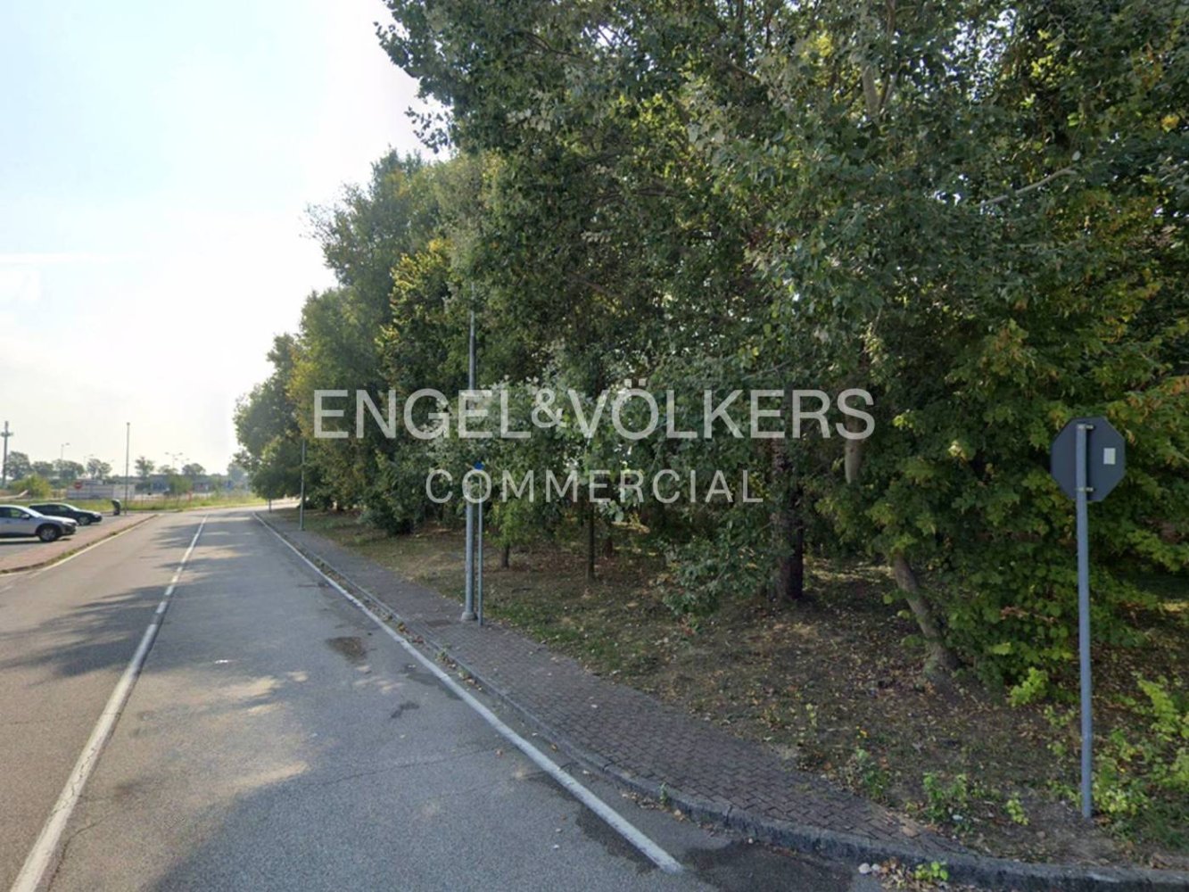 10500m² Land in Bagnolo San Vito, Italy No. 177471