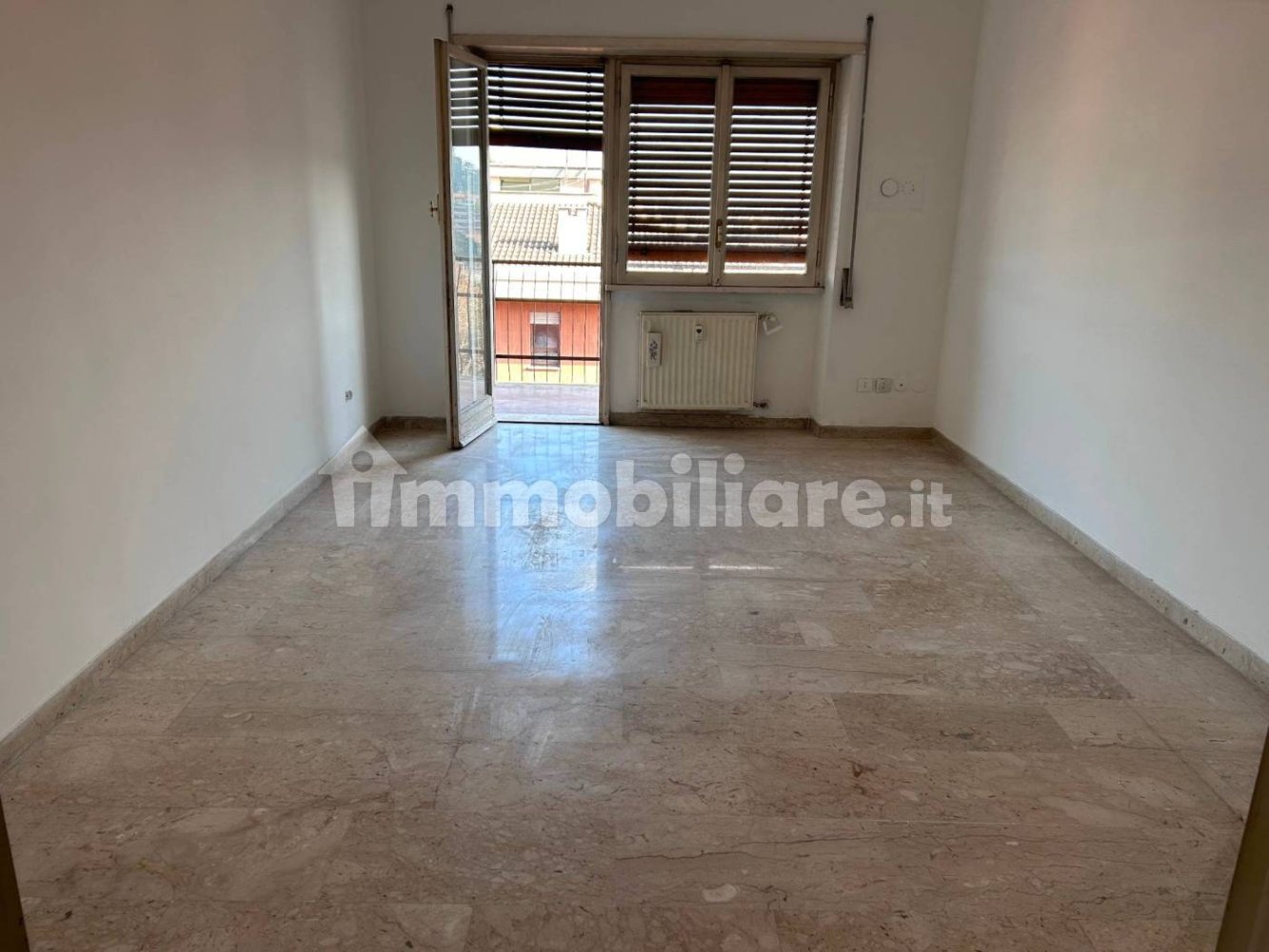 3 bedrooms Apartment in Rome, Italy No. 370721