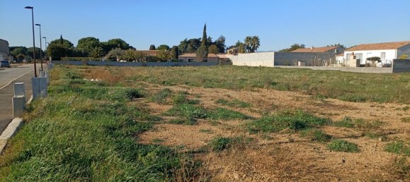 779m² Land in Ginestas, France No. 104591 8
