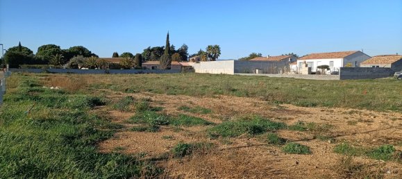 779m² Land in Ginestas, France No. 104591 2