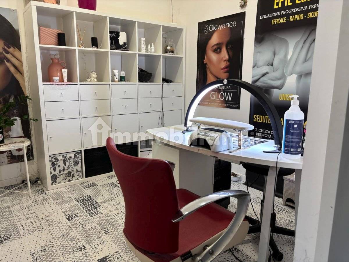 Propiedad comercial de 3 habitaciónes en Maiolati Spontini, Italy No. 357629