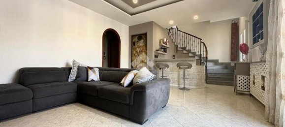 379m² Building in Villaricca, Italy No. 290130 14