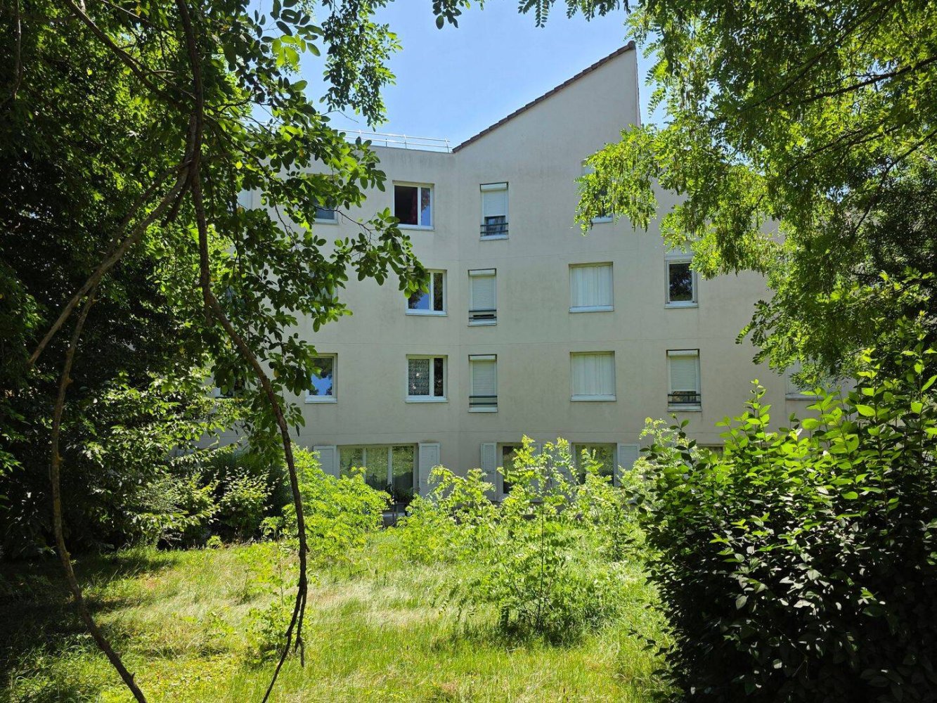 Apartamento de 2 dormitorios en Sarcelles, France No. 333923
