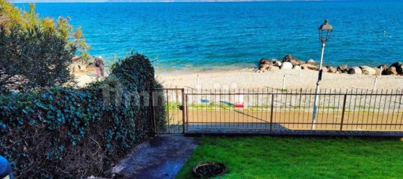 3 bedrooms Villa in Peschiera del Garda, Italy No. 272951 2