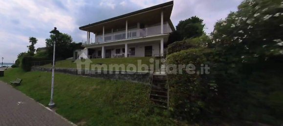 3 bedrooms Villa in Peschiera del Garda, Italy No. 272951 3