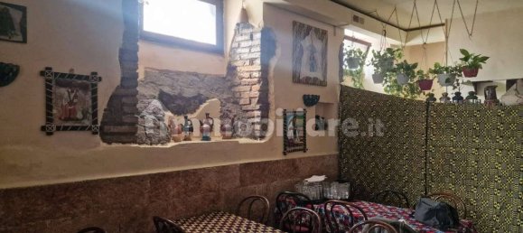 Коммерческая недвижимость с 1 комнатой в Рим, Италия № 66535 10