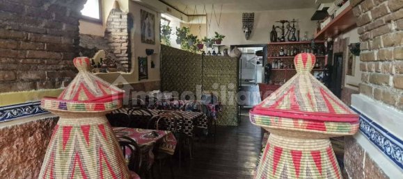 Коммерческая недвижимость с 1 комнатой в Рим, Италия № 66535 12