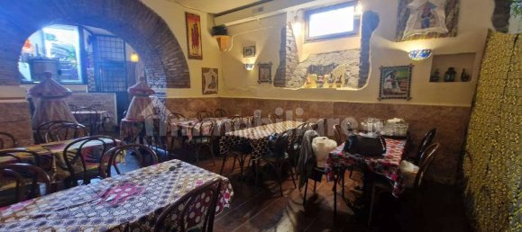 Коммерческая недвижимость с 1 комнатой в Рим, Италия № 66535 7