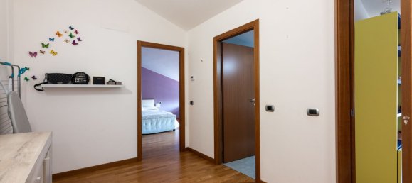 4 rooms Apartment in Varedo, Italy No. 9656 17