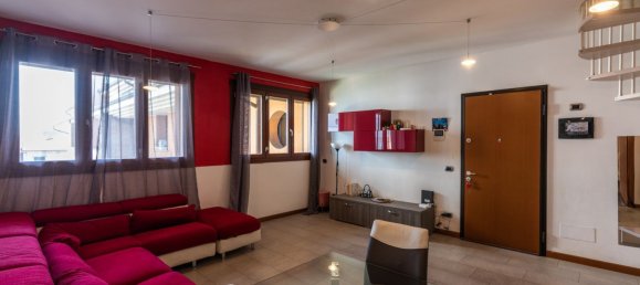 4 rooms Apartment in Varedo, Italy No. 9656 3