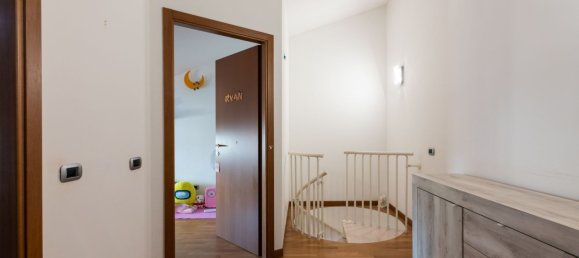 4 rooms Apartment in Varedo, Italy No. 9656 8