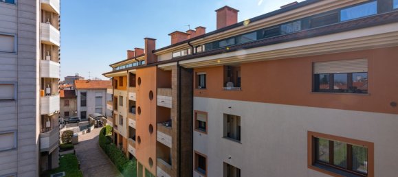 4 rooms Apartment in Varedo, Italy No. 9656 37