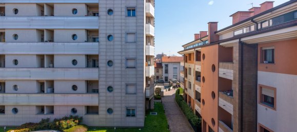 4 rooms Apartment in Varedo, Italy No. 9656 36