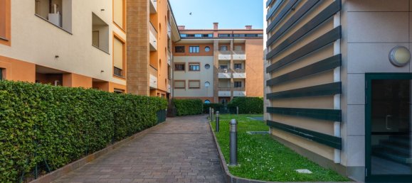 4 rooms Apartment in Varedo, Italy No. 9656 34