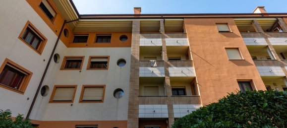 4 rooms Apartment in Varedo, Italy No. 9656 35