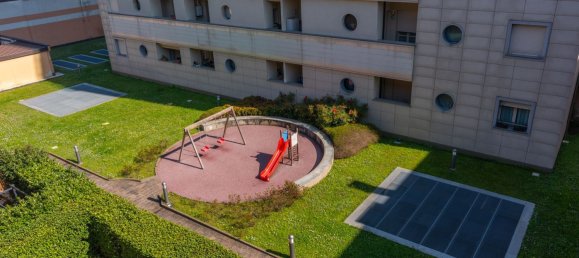 4 rooms Apartment in Varedo, Italy No. 9656 32