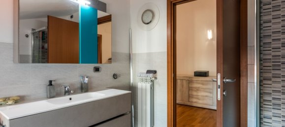 4 rooms Apartment in Varedo, Italy No. 9656 21