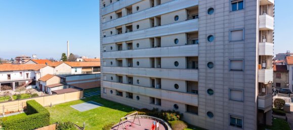 4 rooms Apartment in Varedo, Italy No. 9656 16