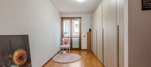 4 rooms Apartment in Varedo, Italy No. 9656 25