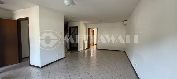 4 غرف نوم فيلا في Pordenone, Italy رقم 98887 28