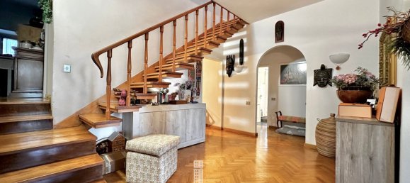 Apartamento de 7 habitaciónes en Florence, Italy No. 200194 8