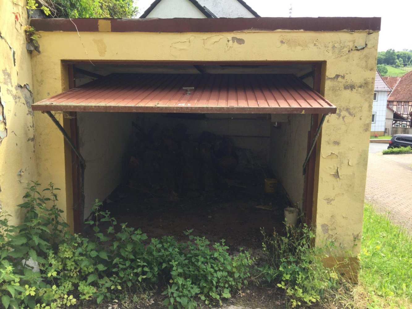  موقف سيارات في Northeim, Germany رقم 243328