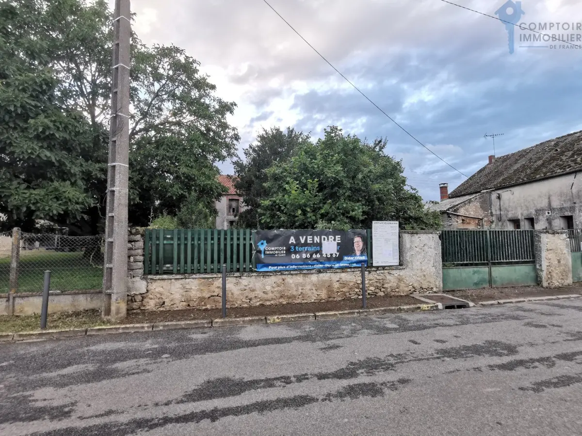 637m² Land in La Foret-le-Roi, France No. 176968