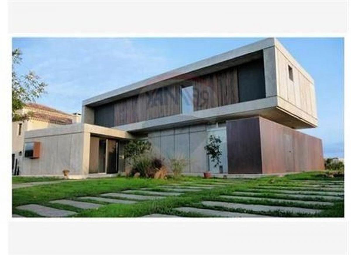 3 bedrooms House in Tigre, Argentina No. 96406