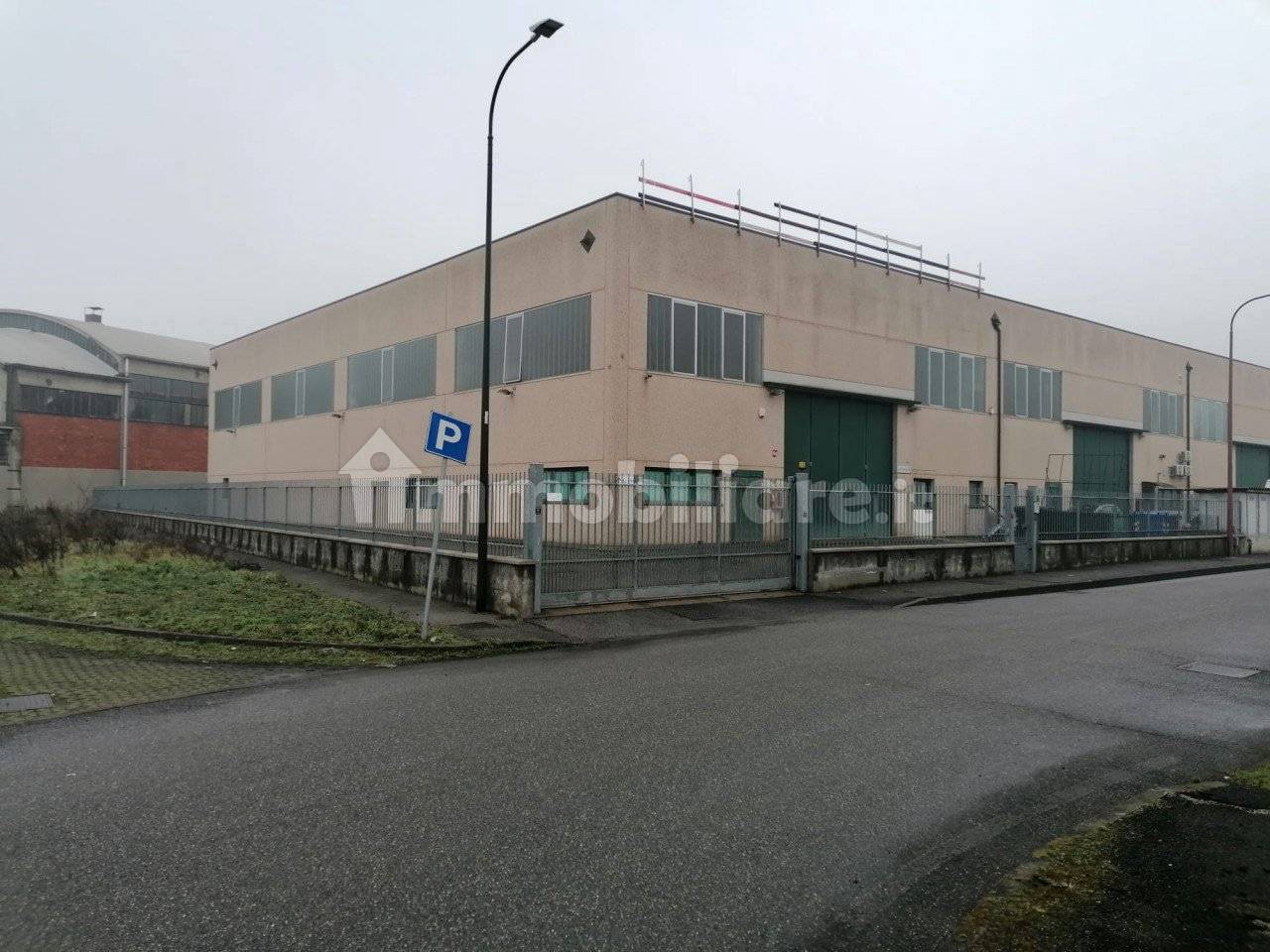 790m² Warehouse in Rovato, Italy No. 233581