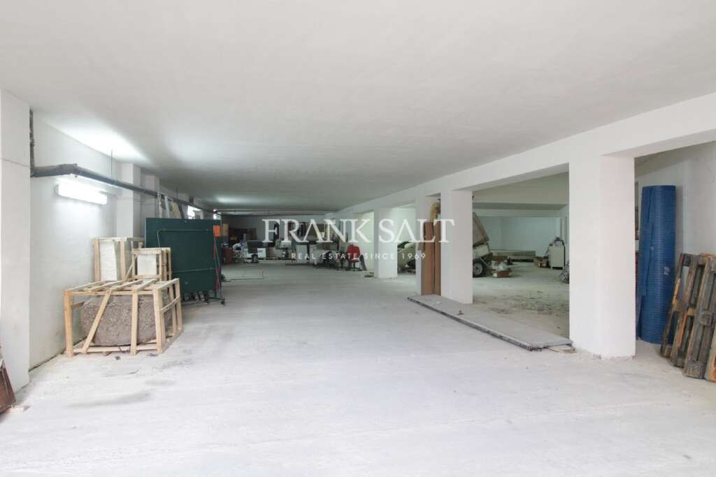 Entrepôt à Msida, Malta 420m² No. 12689