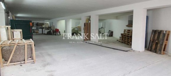 Entrepôt à Msida, Malta 420m² No. 12689 4