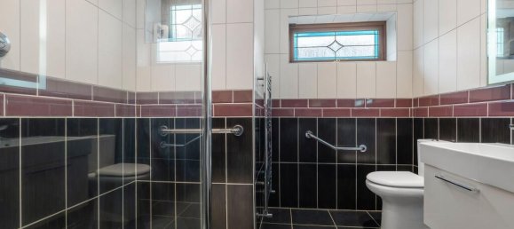 3 bedrooms Bungalow in Beckenham, United Kingdom No. 3011 16