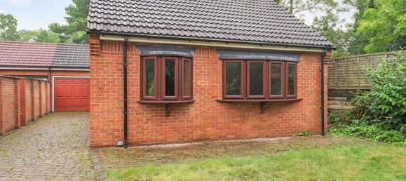 3 bedrooms Bungalow in Beckenham, United Kingdom No. 3011 19