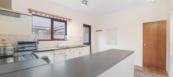 3 bedrooms Bungalow in Beckenham, United Kingdom No. 3011 5