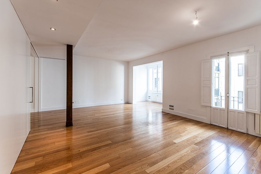 Квартира с 4 спальнями в Мадрид, Испания № 81805