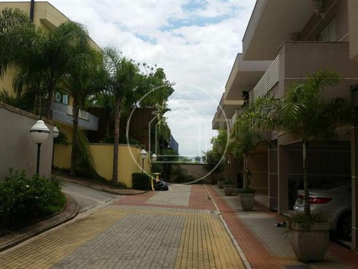 Casa de 4 dormitorios en Sao Paulo, Brazil No. 515993