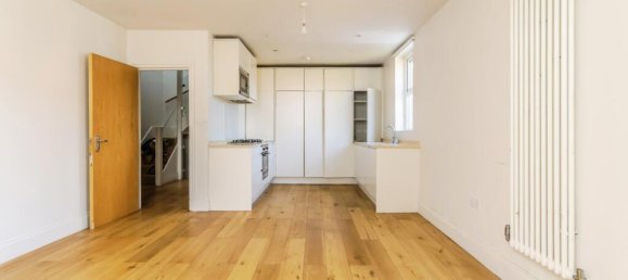 4 bedrooms Maisonette in Croydon, United Kingdom No. 7932 6