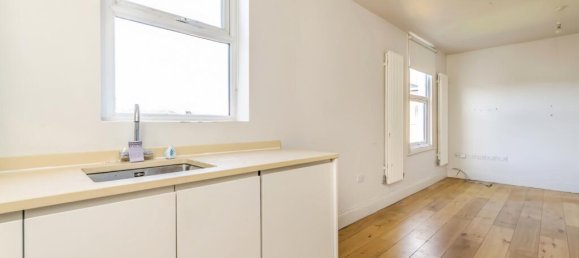 4 bedrooms Maisonette in Croydon, United Kingdom No. 7932 12