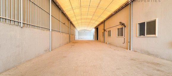 1858m² Warehouse in Al Quoz, UAE No. 41629 19