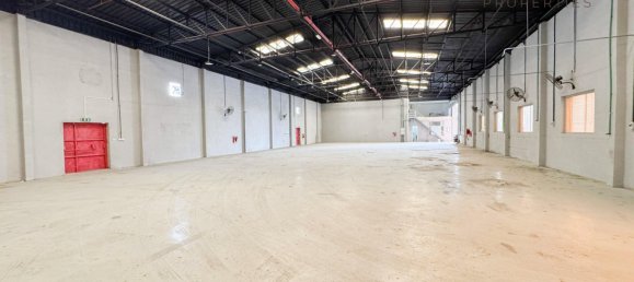 1858m² Warehouse in Al Quoz, UAE No. 41629 8