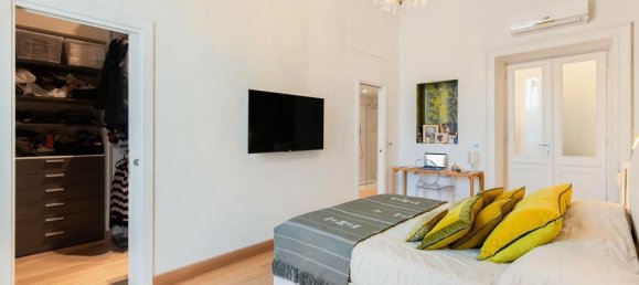 3 bedrooms Apartment in Turin, Italy No. 81144 3